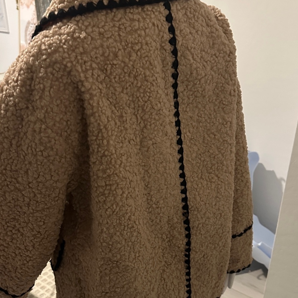 Cozy Tan Sherpa Jacket with Black Trim - Picture 5 of 8